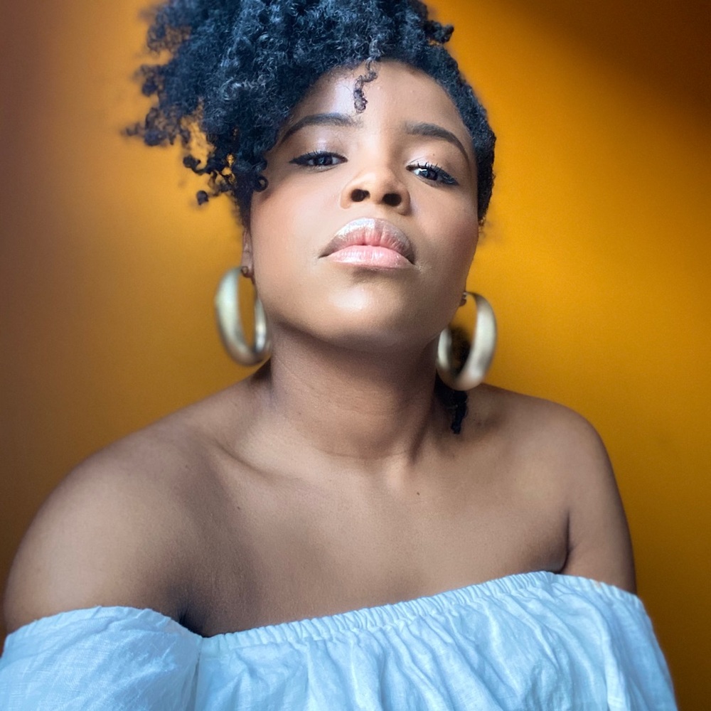 Meet your Posher, Shakira